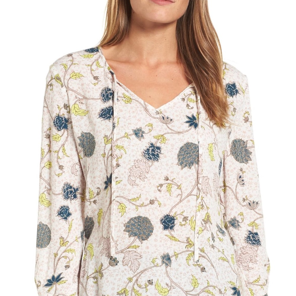 NWT Caslon Print V-Neck Top